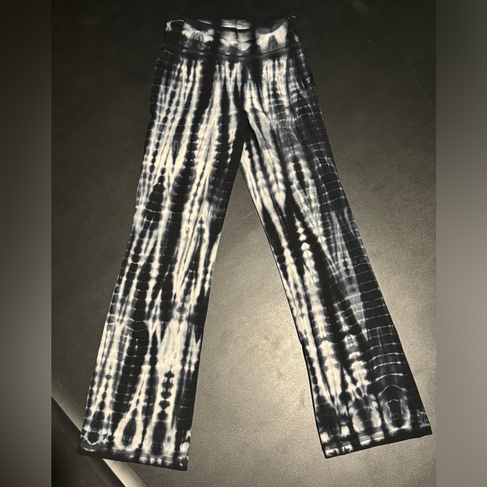Justice black and white tie-dye yoga pants size 8